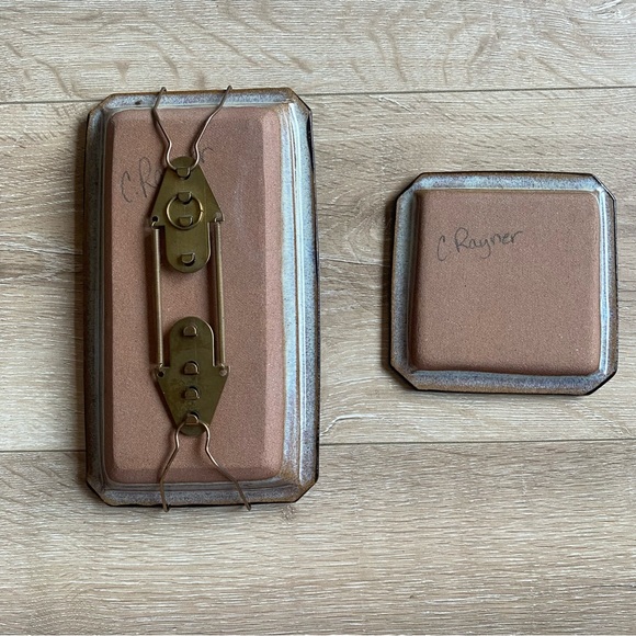 Vintage signed Pottery tray set with wall hanger , jewelry tray , coin catch all - Picture 4 of 11